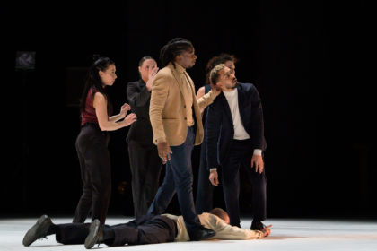 Compagnie : DyptikDirection artistique et chorégraphie : Souhail Marchiche et Mehdi MeghariInterprétation : Evan Greenaway, Yohann Daher, Hakim Abdou Mlanao, Konh-Ming Xiong, Silvia Ad-diego Mobilio, Émilie Tarpin-Lyonnet, Carla MunierCréation musicale : Patrick De OliveiraCréation lumière : Richard GratasCostumes : Hélène BeharProduction : Compagnie Dyptik, Maison de la Danse de Lyon,CCN de Créteil/Cie Käfig, CCN de la Rochelle/Cie Accrorap, Opéra de St-Étienne, IADU la Villette (Fondation de France – Parc de La Villette), Groupe des 20 (Auvergne – Rhône-Alpes) : Centre Culturel de La Ricamarie, Théâtre du Parc (Andrézieux-Bouthéon), L’Heure Bleue (St Martin d’Hères)
